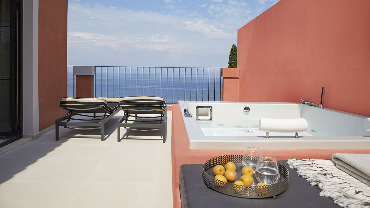 Grand Terrace Junior Suite Whirlpool